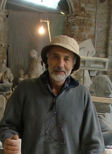 Entretien avec le sculpteur Zizi Smaïl: aucun régime totalitaire ne peut bloquer l’expression artistique Zizi-samail32-219x300